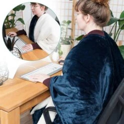 Navaris Heizdecke Poncho, Blau / Weiß, 3 Temperaturen, Abschaltautomatik, 180 X 130cm -Wohnmöbel Gemischtwaren Geschäft 592fe57981c58790b8a8bea67032ec60872b146e heizdecke navaris poncho blau weiss