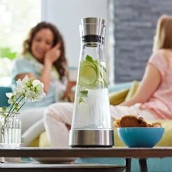 Emsa Karaffe Flow Slim 514233, Mit Kühlstation Und Deckel, 1 Liter -Wohnmöbel Gemischtwaren Geschäft 998a29498774928092e4188bcb237fa0d5255d89 karaffe emsa flow slim 514233