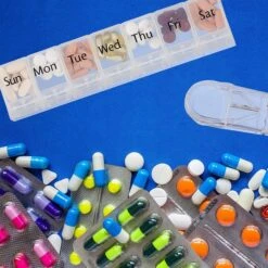 Relaxdays Tablettenbox 7 Tage, Täglich, Inkl. Tablettenschneider -Wohnmöbel Gemischtwaren Geschäft a4965fbb4aaafbf61936ed37558eb4397e79b968 tablettenbox relaxdays 7 tage