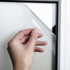 Hinrichs Fensterfolie 163, Milchglasoptik, Selbsthaftend, 90cm X 2m -Wohnmöbel Gemischtwaren Geschäft d9e4b9d08e919b76866c1f620af1eb34a6d58541 fensterfolie hinrichs 163 milchglasoptik