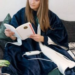 Navaris Heizdecke Poncho, Blau / Weiß, 3 Temperaturen, Abschaltautomatik, 180 X 130cm -Wohnmöbel Gemischtwaren Geschäft e4615d22c4732de3749447de9ced3a33a937258f heizdecke navaris poncho blau weiss
